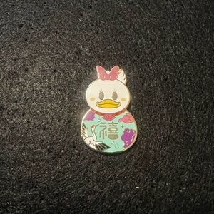 Disneyland lunar new year blind box pin- Daisy